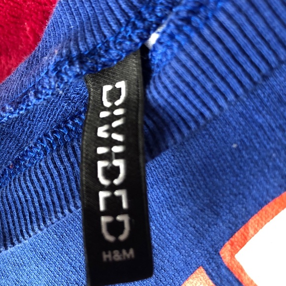 graphic cropped long sleeve - Picture 2 of 3